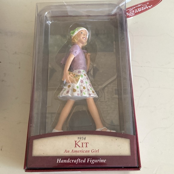 COMPLETE SET of 8 American Girl / Pleasant Co. figurines by Hallmark. 2002. - Picture 7 of 14